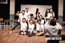 [리뷰]액션 영화보다 폭력적이서 섬뜩한…연극 파란나라