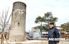 조명 받은 옛 충주역 급수탑…등록문화재 신청 예정