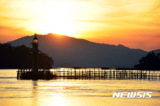황금빛 석양이 아름다운 사천실안