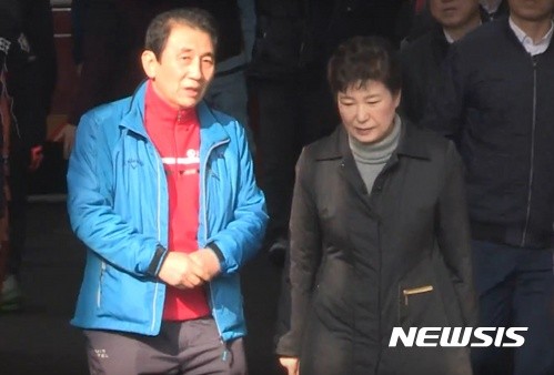 박근혜 전 대통령, 대구 서문시장 방문하며 김문수 후보 지지 선언
