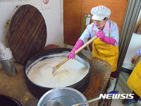 강북구, 어르신일자리사업 가마솥 희망두부 관심