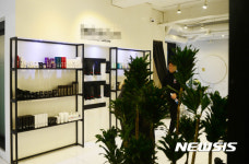 영업 준비중인 청담동 ㅌ 미용실