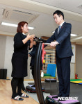 이준식 부총리, 행복한우리복지관 현장방문