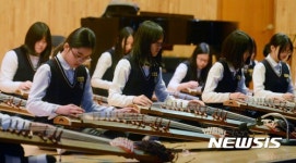 1년의 결실을 보여주는 가야금 연주