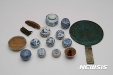 화협옹주 묘지서 명기류 발굴