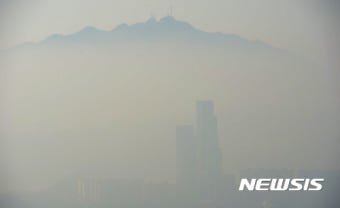 미세먼지 예보 새해 첫날부터 '나쁨'...중국발 미세먼지 차단 급선무