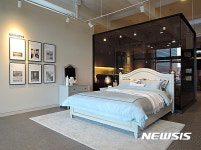 시몬스, 프리미엄 매장 일산 덕이점 오픈