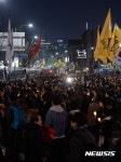 청와대 방면으로 행진 하는 시민들