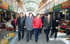 홍준표 지사, 합천전통시장 등 방문…민생·사업 챙겨