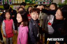 개학 맞은 용곡초 어린이들