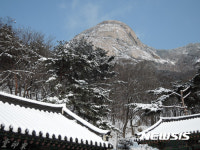 아름다운 자태 뽐내는 노적봉
