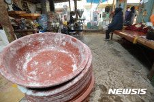 명절이 코앞인데... 한산한 떡 방앗간