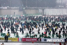 눈이 내려도 대박인 산천어 축제장