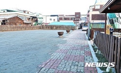 반 전 총장 본가 반선재와 공터