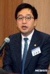 축사하는 금태섭 의원