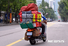 살인적 업무량, 쓰러지는 집배원들…올들어 벌써 3명 사망