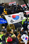 법원 앞 이재용 구속 찬성과 반대