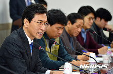 바이오산업 중요성 강조하는 안 지사