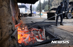 겨울의 막바지, 활활 타오르는 참숯