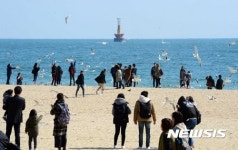 그랜드빌딩목욕장 | 해운대 나들이객 '북적'