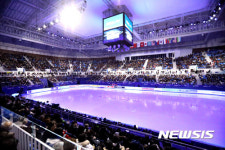 강릉 아이스 아레나 북새통