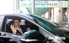 오송~세종 택시 시승한 이시종 충북지사