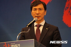 안희정 이명박·박근혜 선한 의지 발언에 야권 주자 한목소리 비판