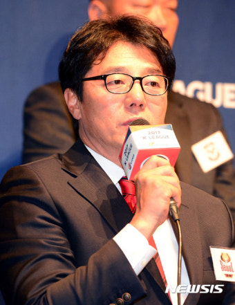 대전 감독 황선홍, 2025시즌 flex 이달의 감독상 수상