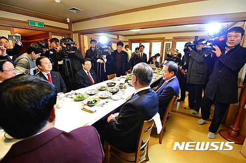 홍준표, 오세훈과 만찬 회동...중도보수 지지층 확보 전략 진행 중