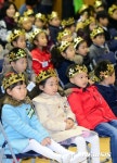 왕관 쓴 초등학교 신입생