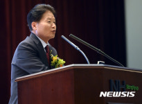 축사하는 김병원 회장