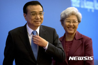 리커창 총리와 푸잉 전인대 대변인