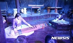 월드뮤직&통일 앙상블 ‘원’ 애국 콘서트, 미국·베트남 열광