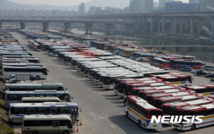 사드 때문에 갈 곳 없는 관광버스