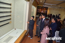 ‘나무에 새긴 문향·서각 전시전