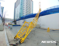 아산 공사장서 타워크레인 쓰러져