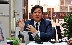 익산시청 기자실에서 간담회 갖는 이춘석 의원