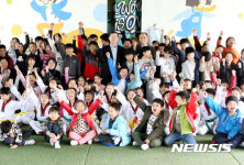 이성호 위원장, 지구촌학교 방문