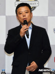 인사말하는 뉴딘콘텐츠 대표이사
