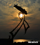 세월호 참사 함께한 팽목항, 두 개의 이름 갖게 된 배경은