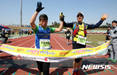 풀코스 65회 완주 시각장애인 송병석씨