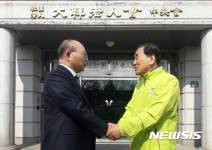 대한노인회 방문한 이재오 공동대표
