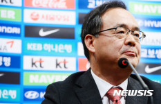 슈틸리케 감독 유임 결정