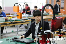 대회 준비하는 기능대회 참가 학생