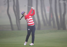 세컨샷하는 김지은