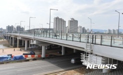 길게 뻗은 새 장안교