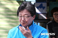 대구 도원시장에서 음식 먹는 유승민