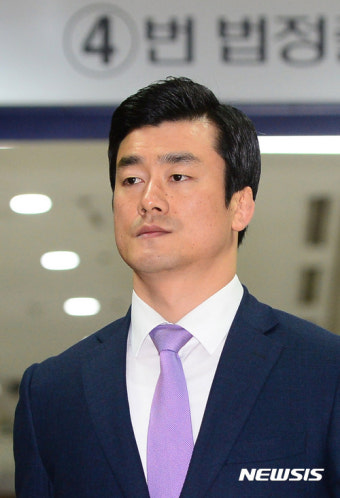 법정 향하는 이영선