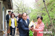 [읍면동 복지허브화 2년차][르포]가가호호 찾아가는 복지허브화로 웃음 되찾았어요
