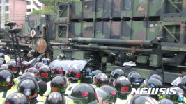 성주골프장 향하는 사드 장비들